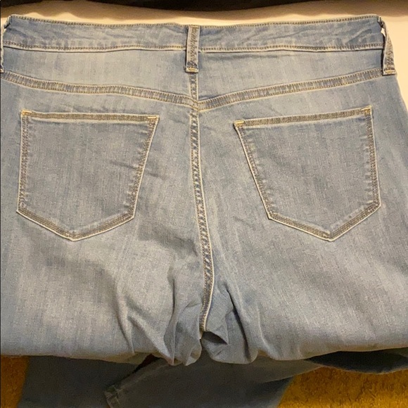 Universal Thread Jeans - Picture 3 of 4